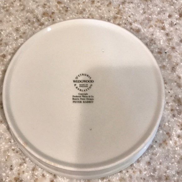 Wedgwood Peter Rabbit Baby Cereal Dish England - Picture 3 of 5